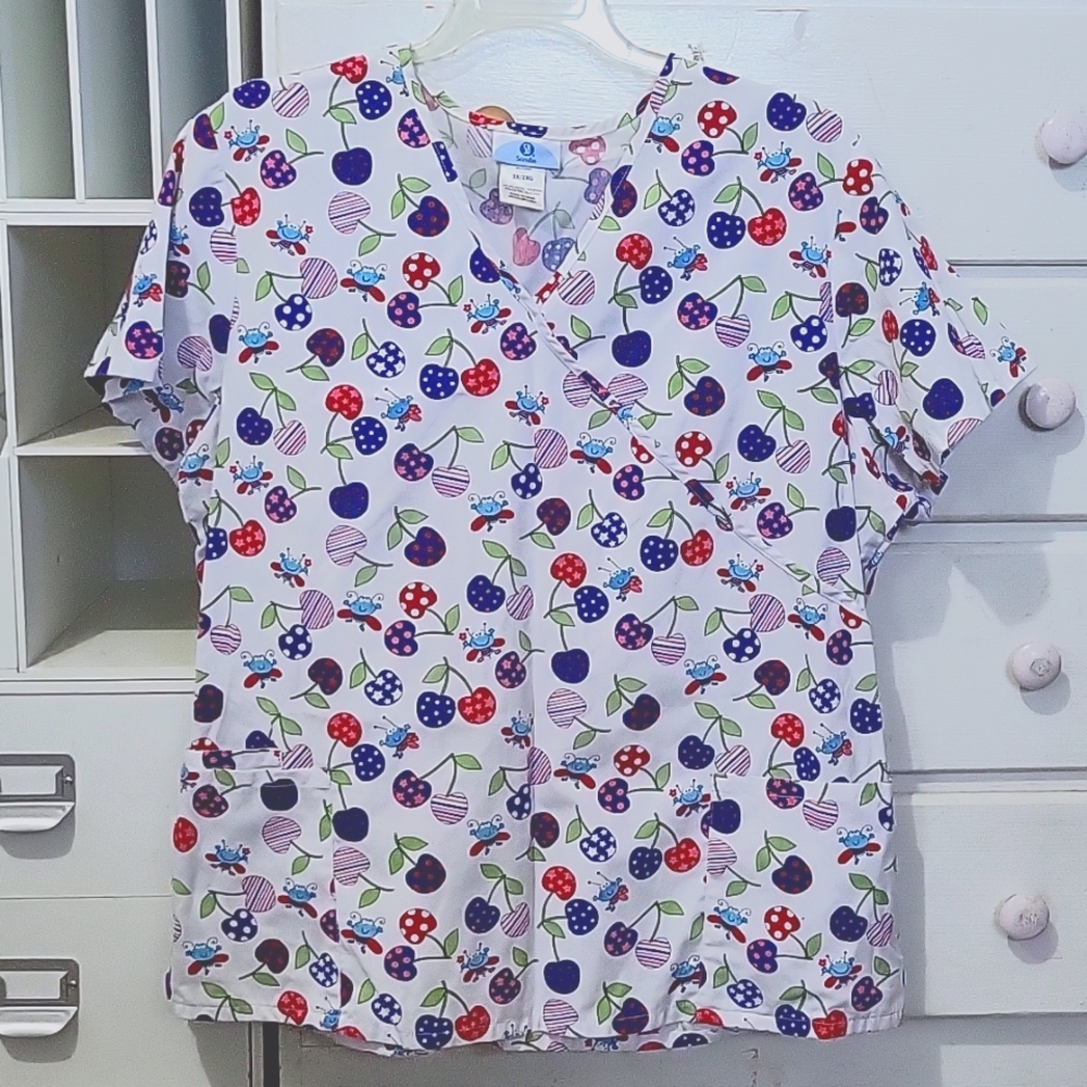 Used scrub top 2XL patriotic 4th of July cherries print